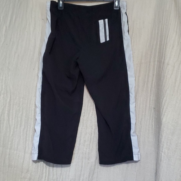 Nike Capri Pants - Picture 4 of 8